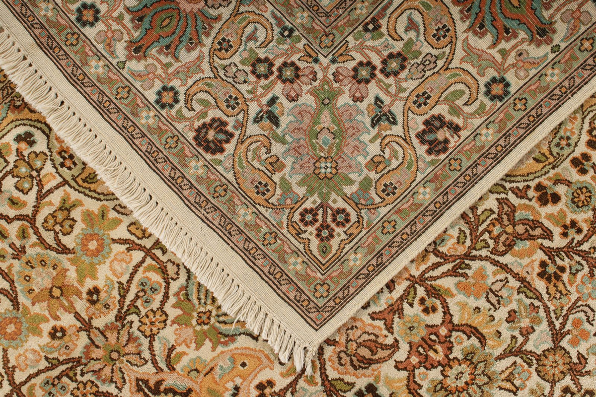 6x9 Ivory and Ivory Turkish Traditional Rug