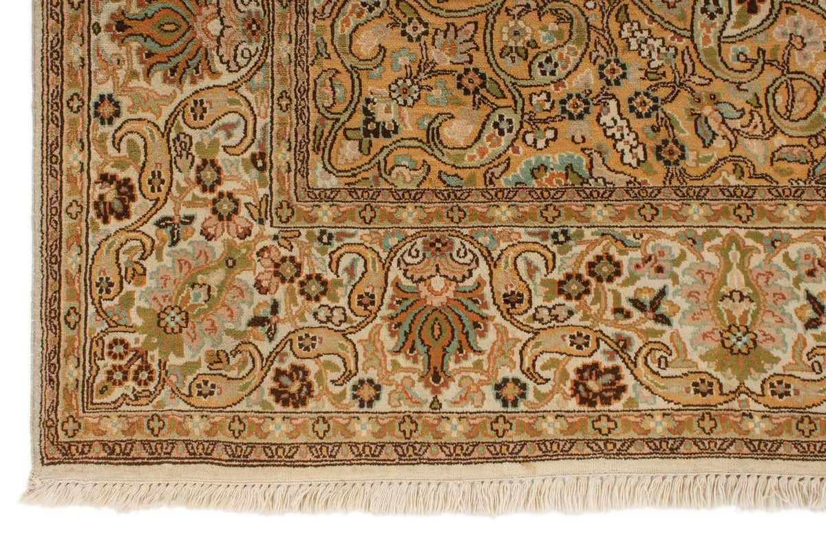 6x9 Ivory and Ivory Turkish Traditional Rug