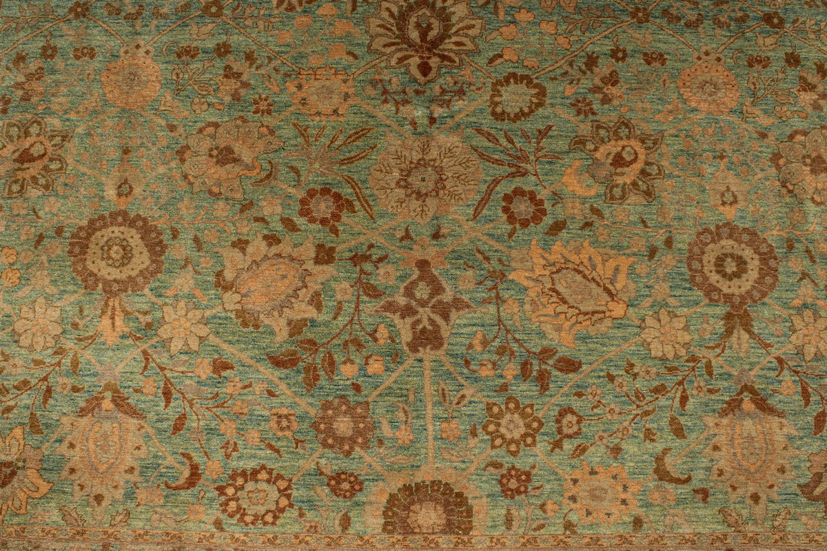 7x11 Green and White Turkish Traditional Rug
