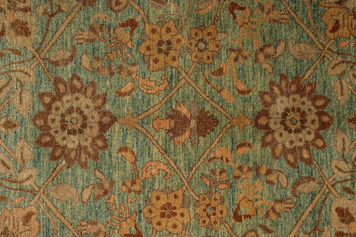 7x11 Green and White Turkish Traditional Rug