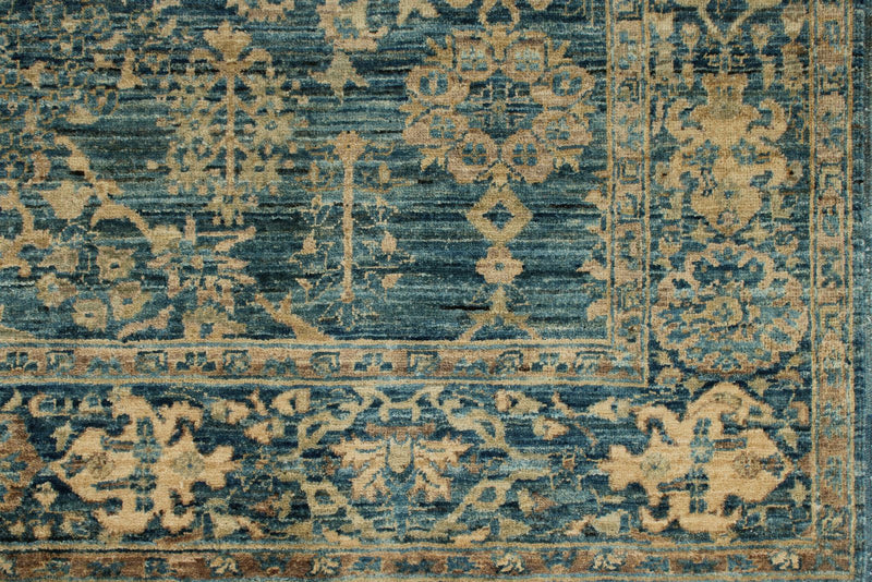 5x7 Light Blue and Ivory Traditional Rug