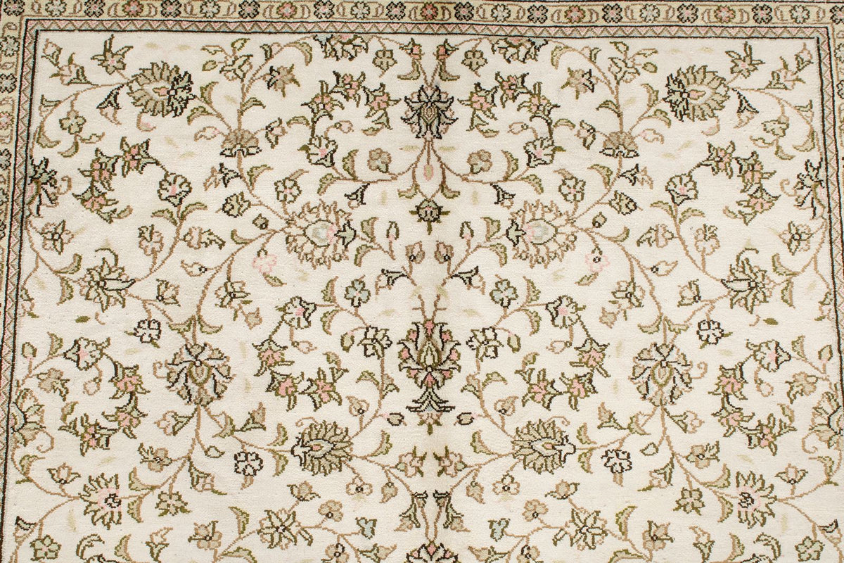 4x6 Ivory Turkish Silk Rug