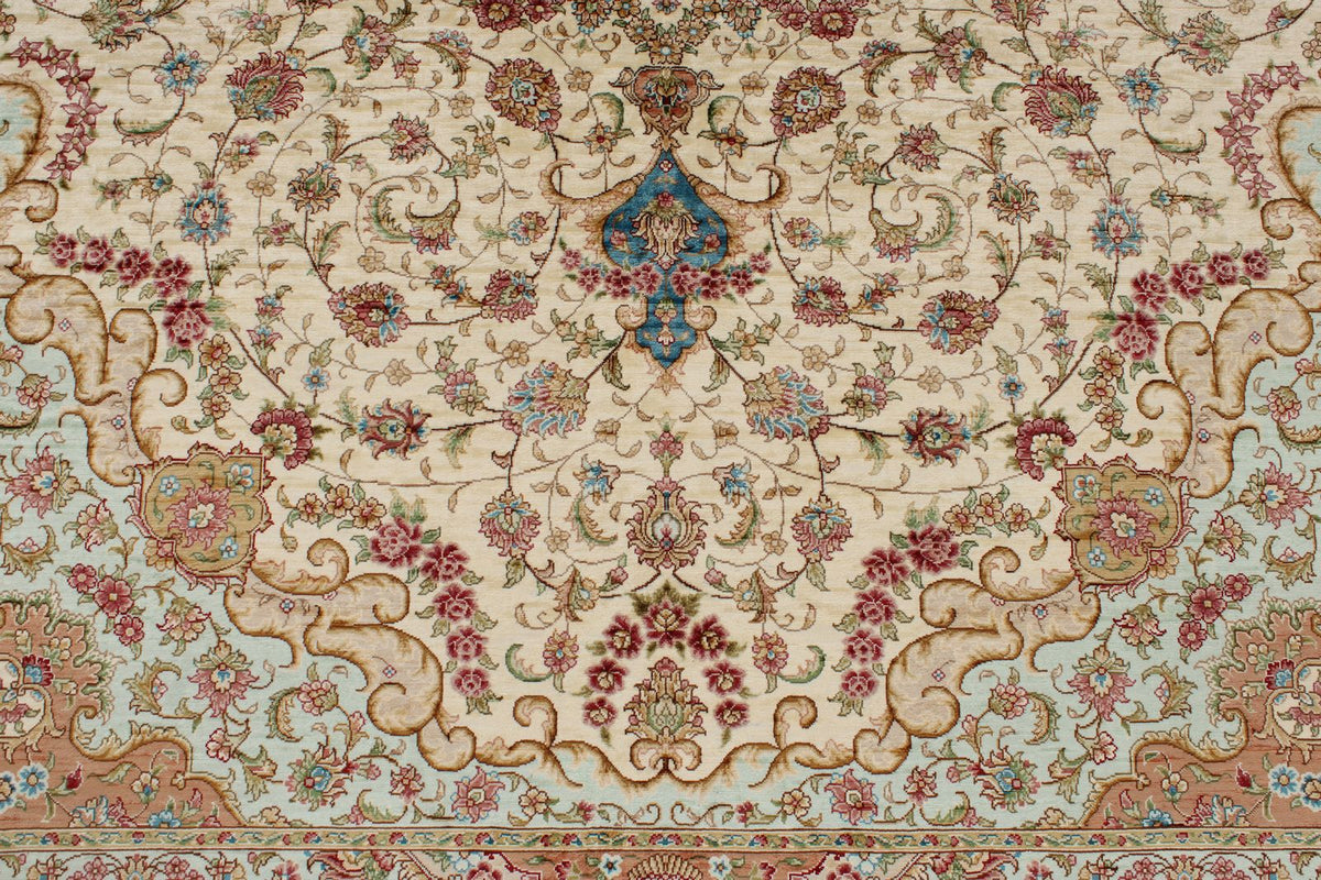 6x9 Ivory and Blue Turkish Silk Rug