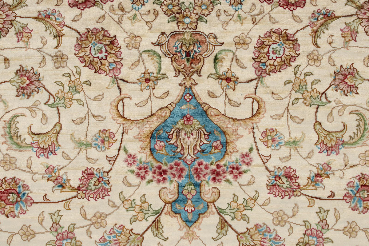 6x9 Ivory and Blue Turkish Silk Rug