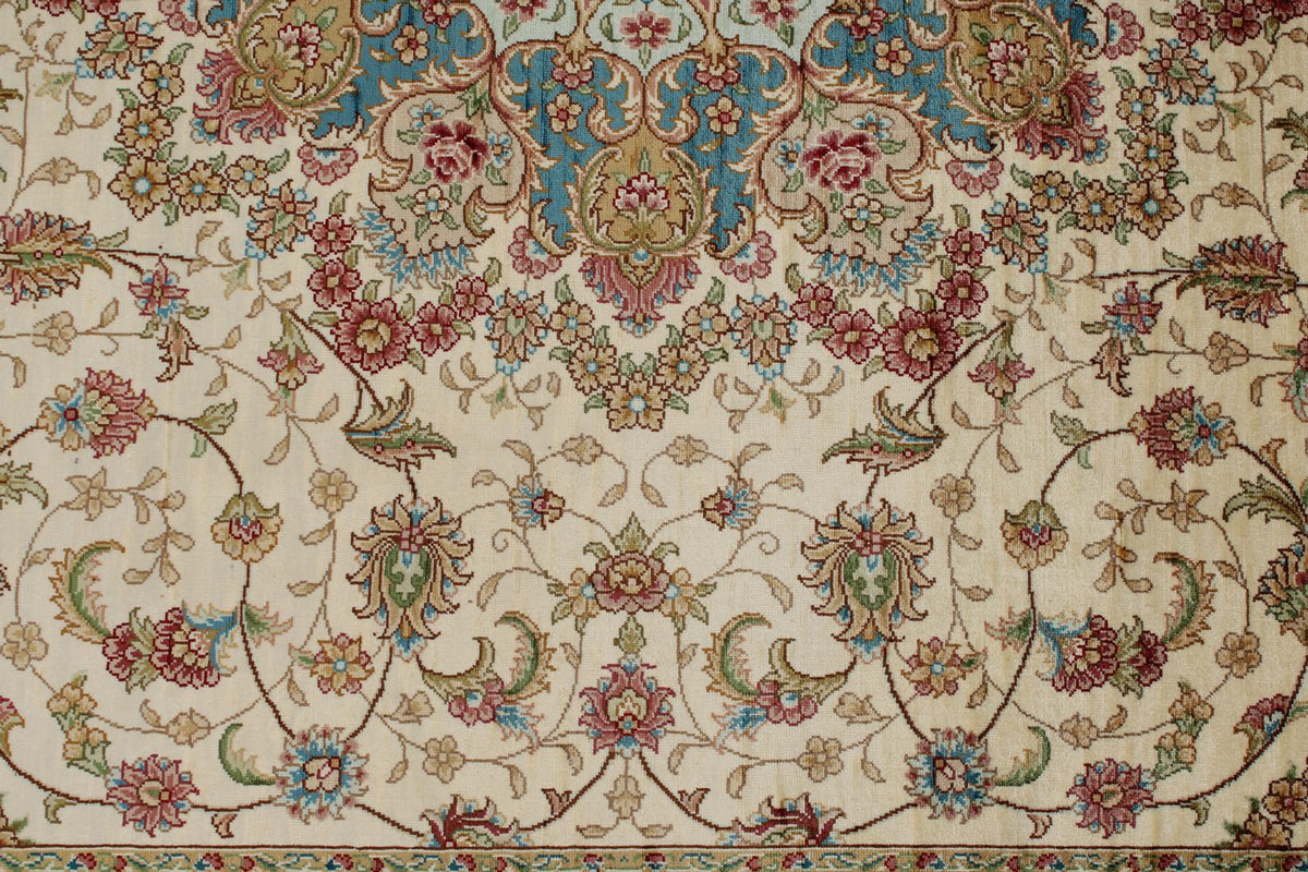 6x9 Ivory and Blue Turkish Silk Rug
