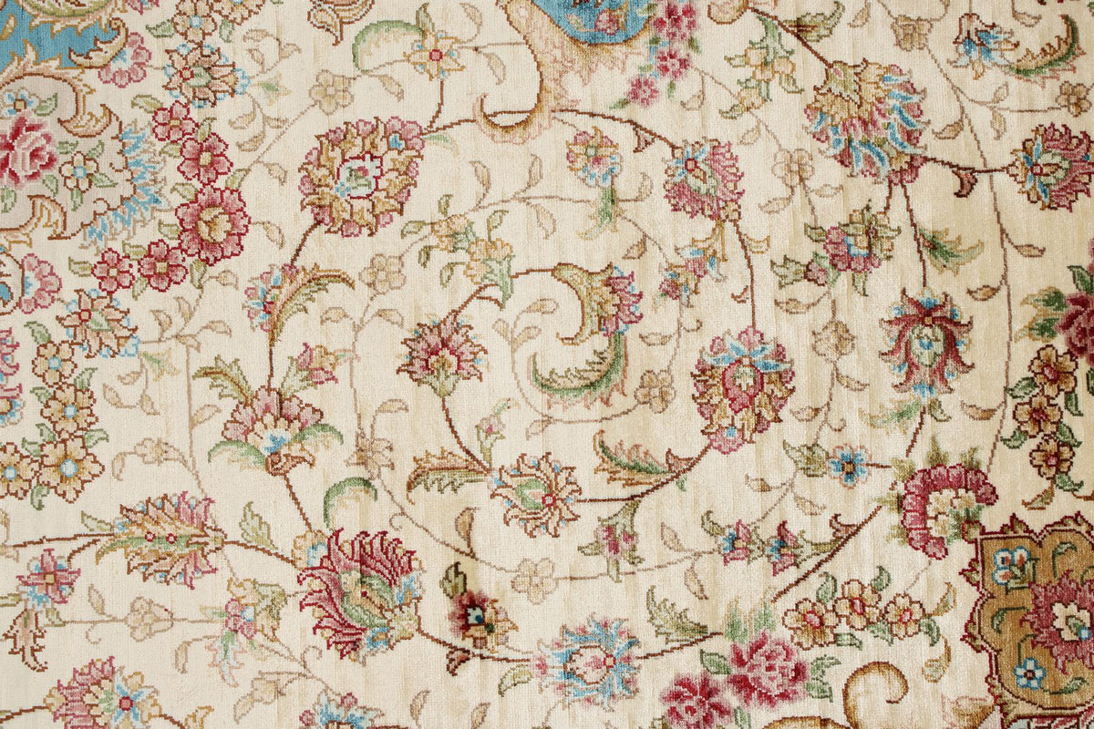 6x9 Ivory and Blue Turkish Silk Rug