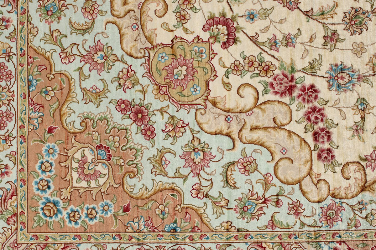 6x9 Ivory and Blue Turkish Silk Rug