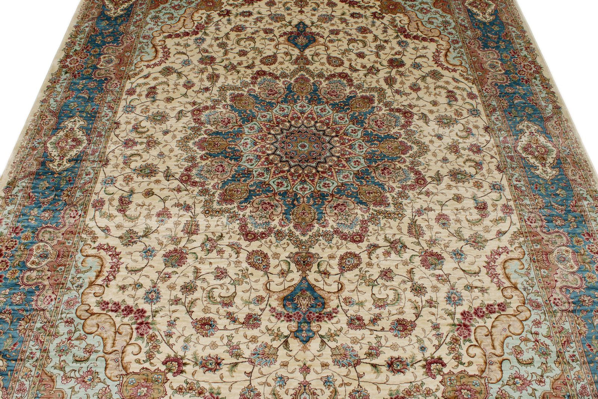 6x9 Ivory and Blue Turkish Silk Rug