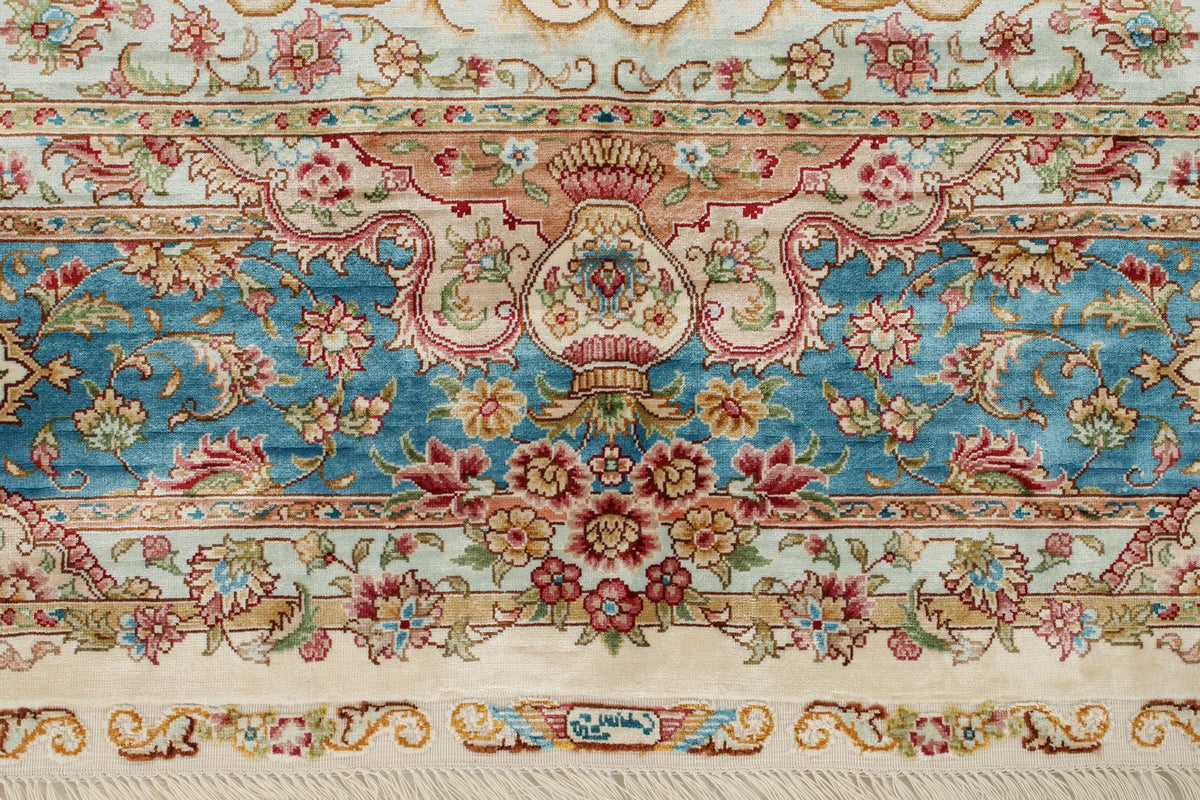 6x9 Ivory and Blue Turkish Silk Rug