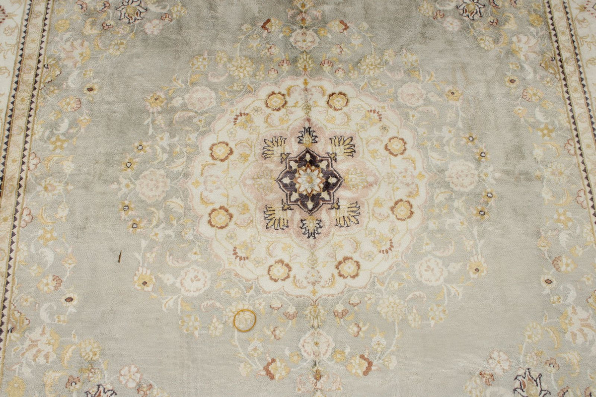 6x9 Light Blue and Ivory Turkish Silk Rug