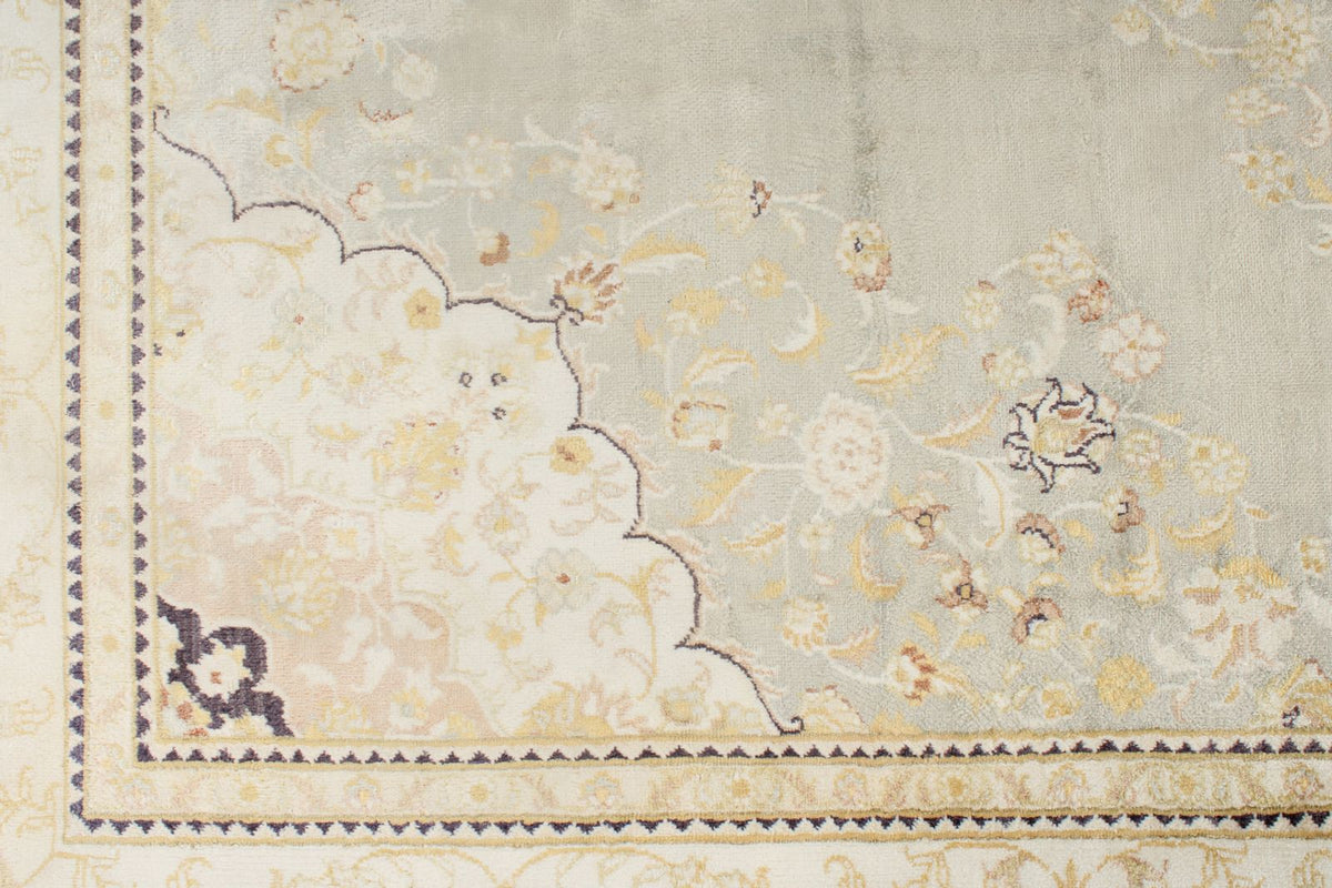 6x9 Light Blue and Ivory Turkish Silk Rug