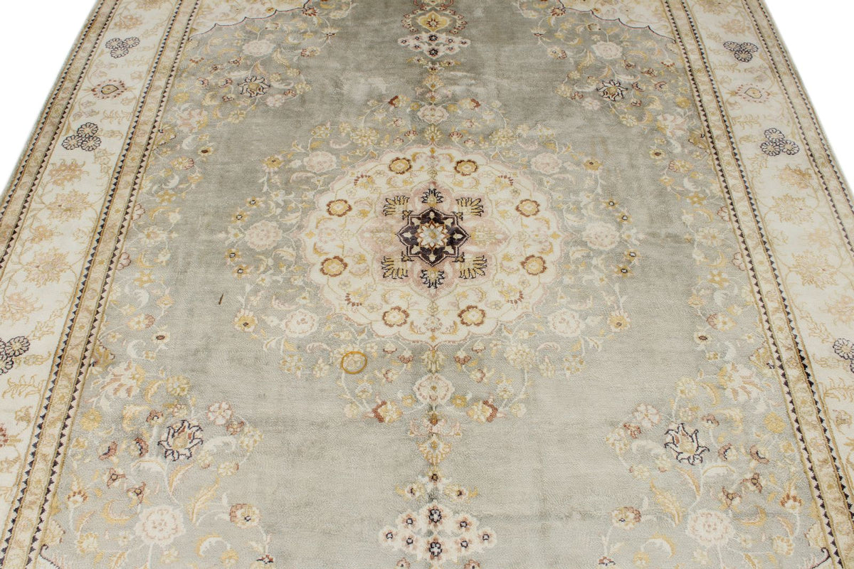 6x9 Light Blue and Ivory Turkish Silk Rug