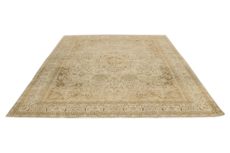 8x10 Ivory and Light Brown Turkish Traditional Rug