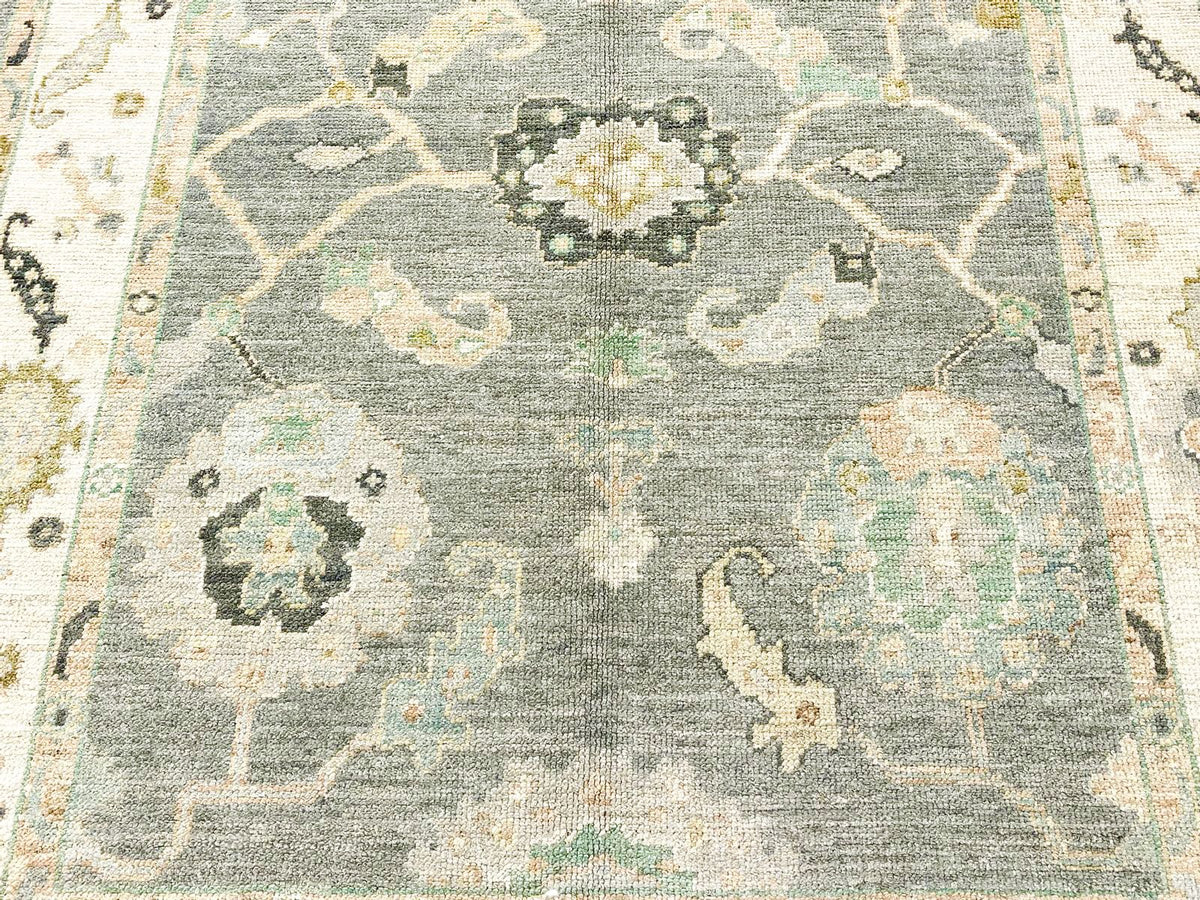 5x7 Gray And Ivory Turkish Oushak Rug