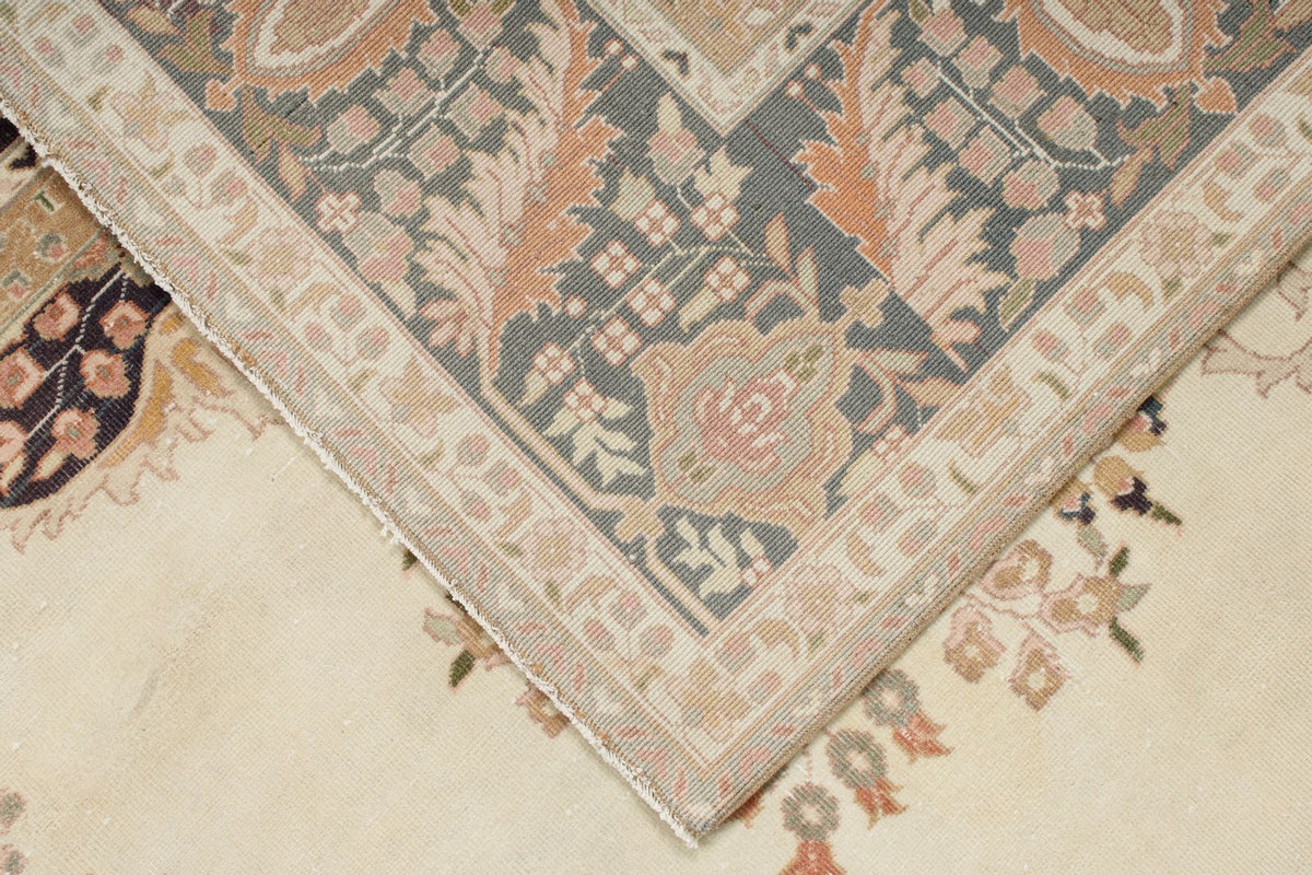8x10 Off White and Multicolor Turkish Oushak Rug