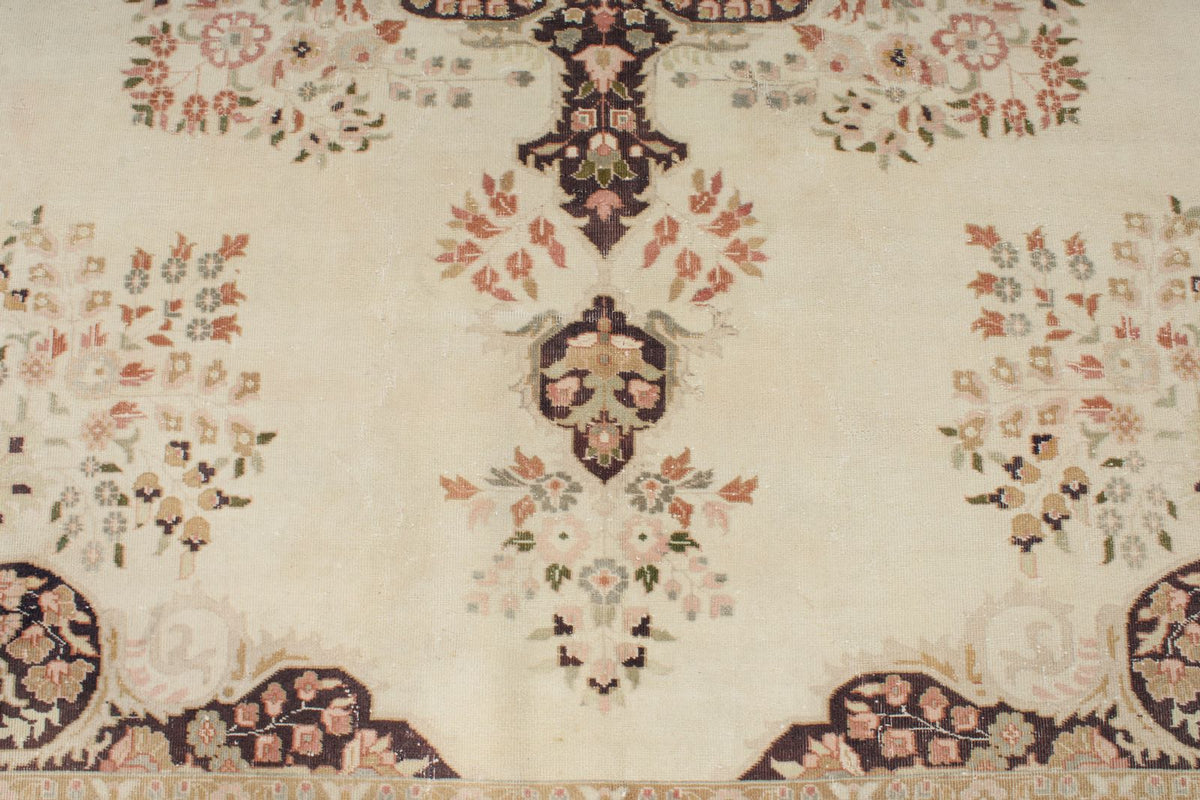 8x10 Off White and Multicolor Turkish Oushak Rug