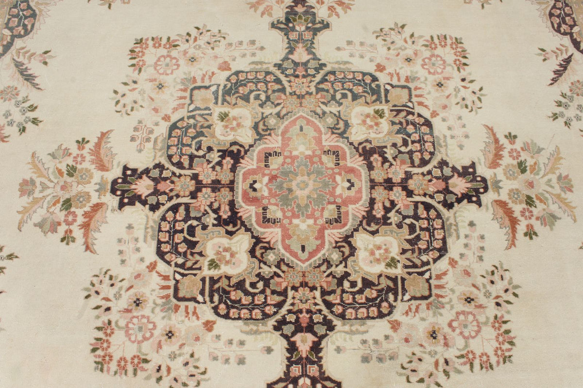 8x10 Off White and Multicolor Turkish Oushak Rug