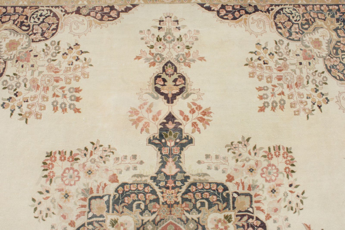 8x10 Off White and Multicolor Turkish Oushak Rug