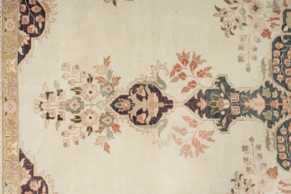 8x10 Off White and Multicolor Turkish Oushak Rug