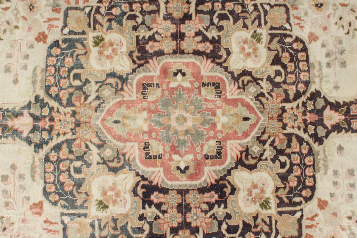 8x10 Off White and Multicolor Turkish Oushak Rug