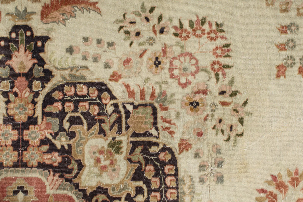 8x10 Off White and Multicolor Turkish Oushak Rug