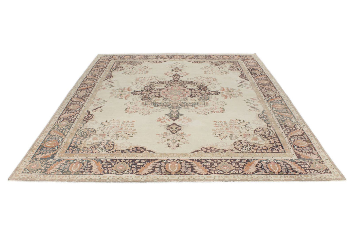 8x10 Off White and Multicolor Turkish Oushak Rug