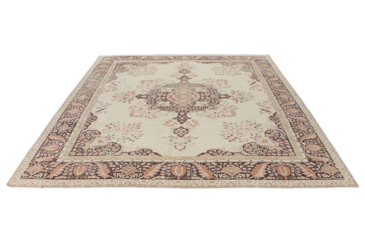 8x10 Off White and Multicolor Turkish Oushak Rug