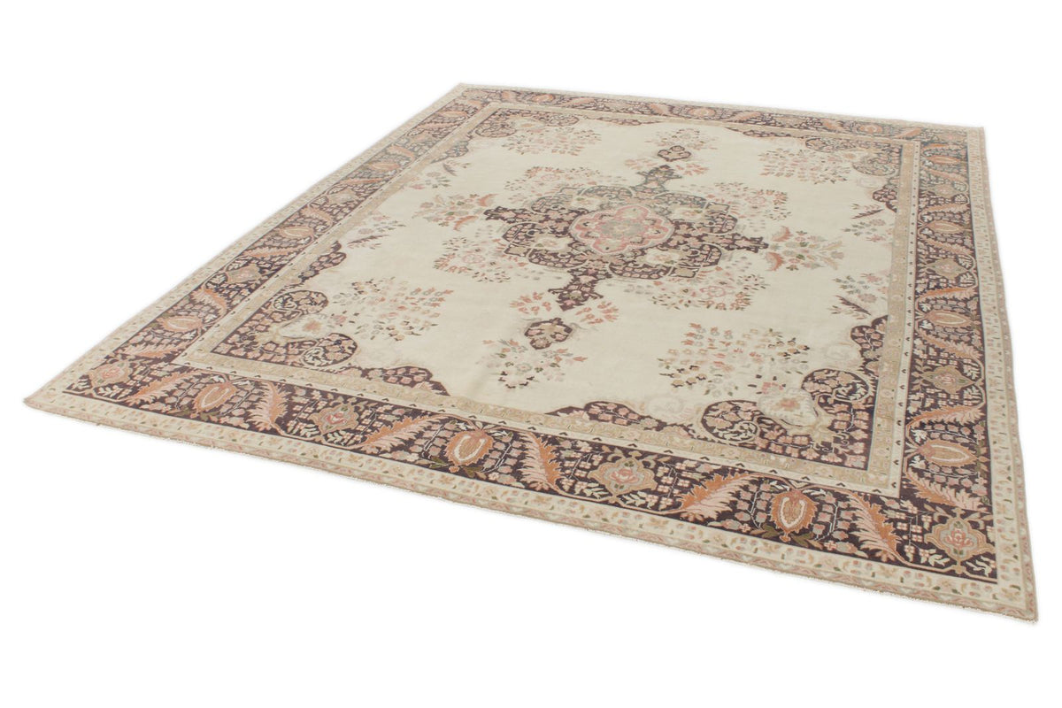 8x10 Off White and Multicolor Turkish Oushak Rug
