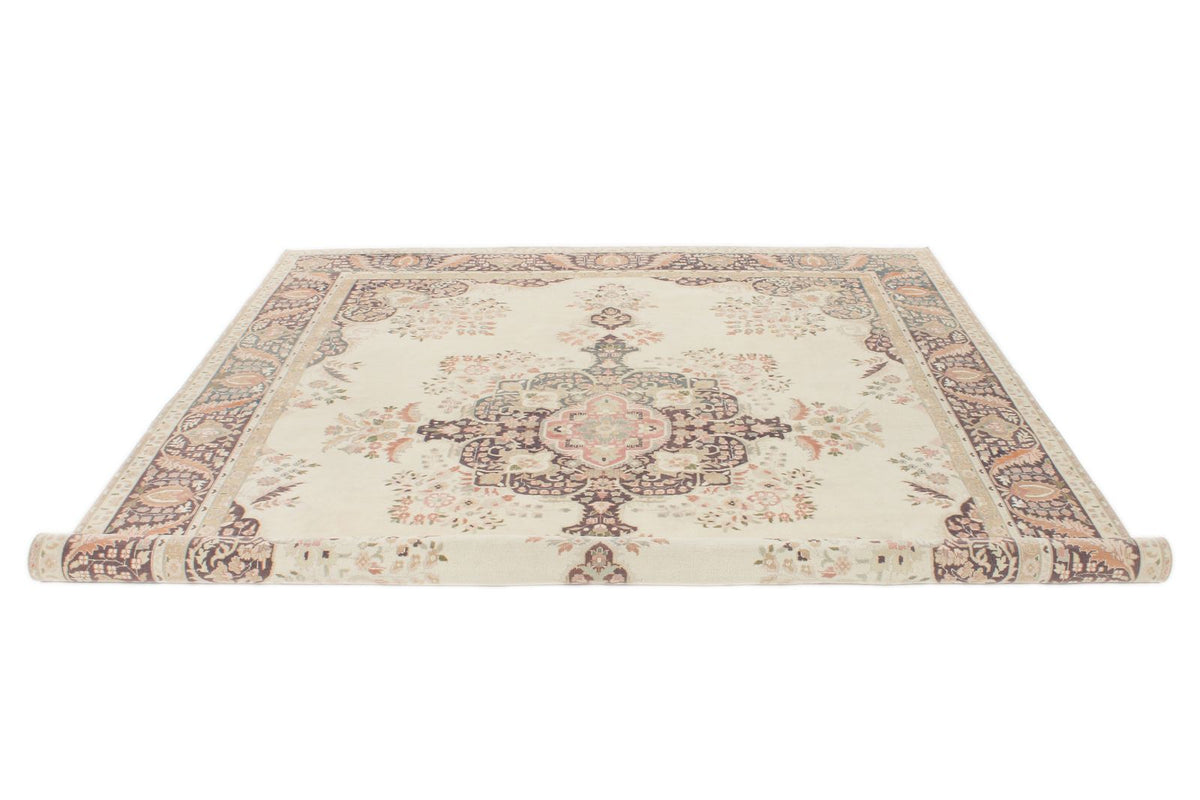 8x10 Off White and Multicolor Turkish Oushak Rug