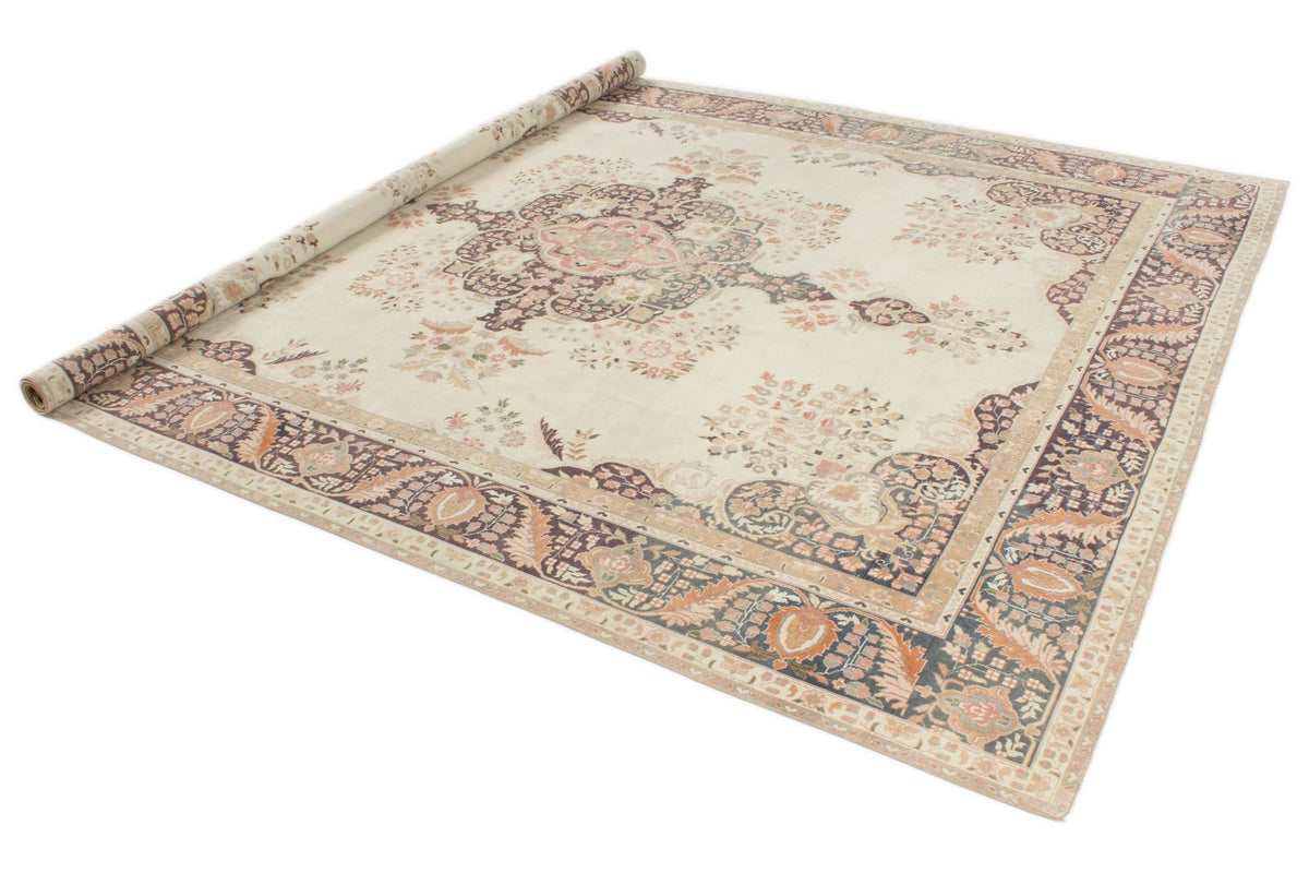 8x10 Off White and Multicolor Turkish Oushak Rug