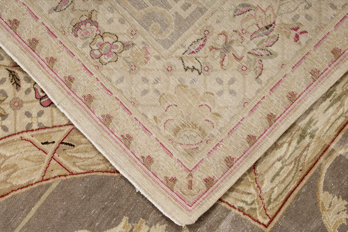 8x10 Ivory and Pink Turkish Traditional Rug