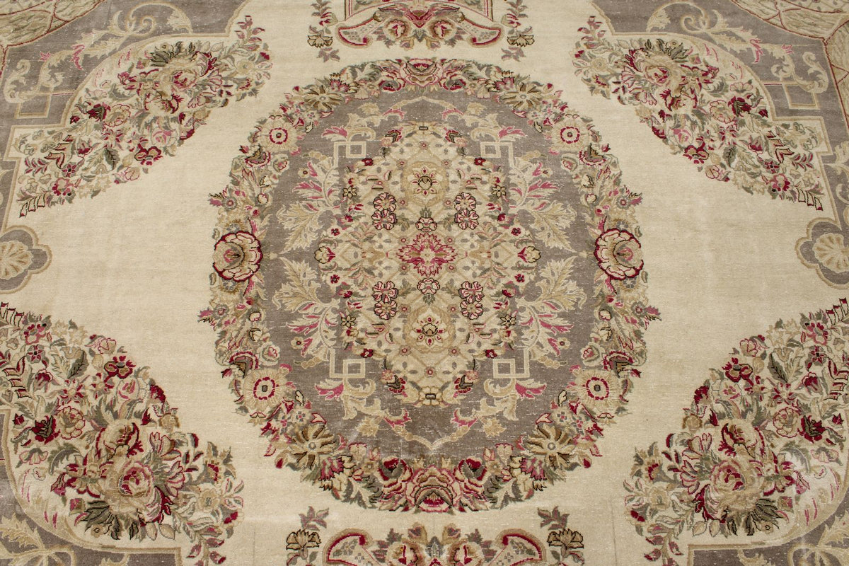 8x10 Ivory and Pink Turkish Traditional Rug