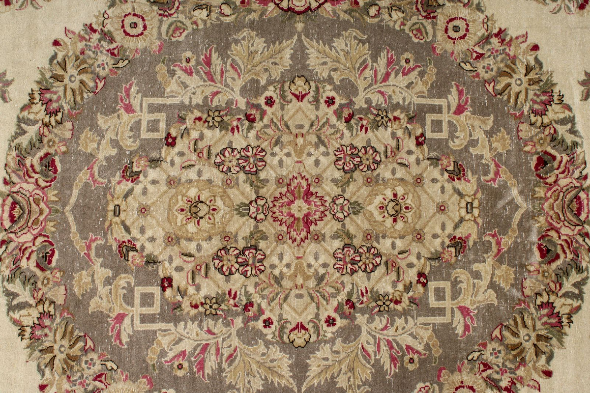 8x10 Ivory and Pink Turkish Traditional Rug
