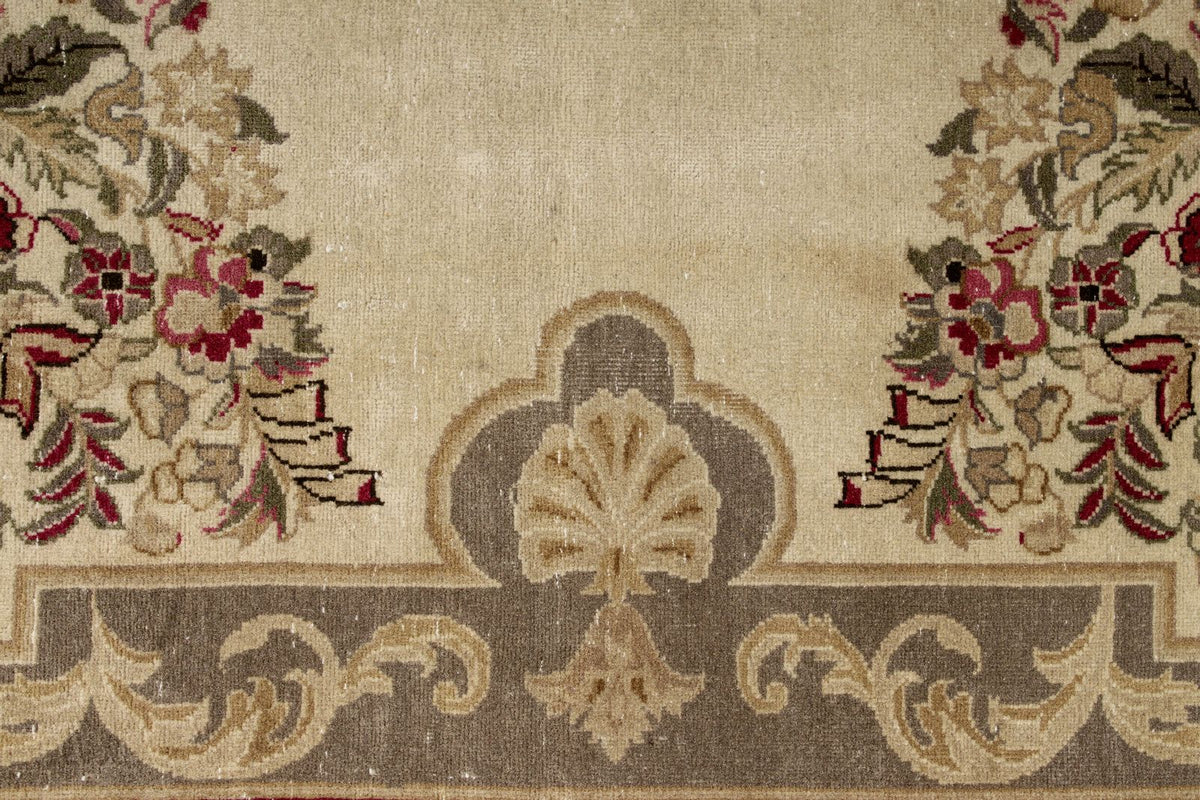 8x10 Ivory and Pink Turkish Traditional Rug