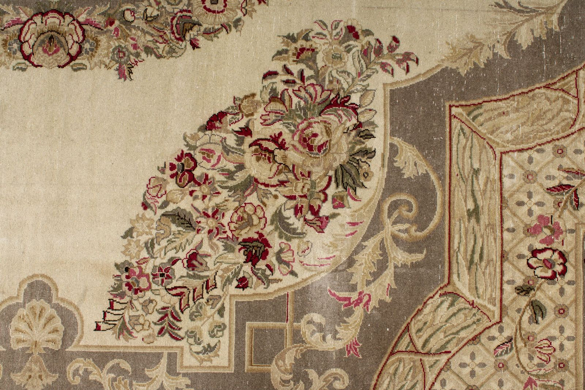 8x10 Ivory and Pink Turkish Traditional Rug