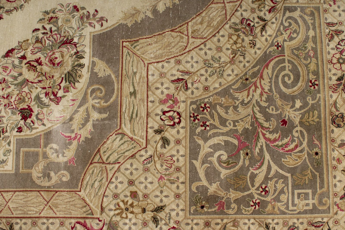 8x10 Ivory and Pink Turkish Traditional Rug