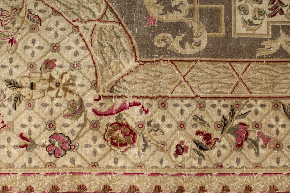 8x10 Ivory and Pink Turkish Traditional Rug