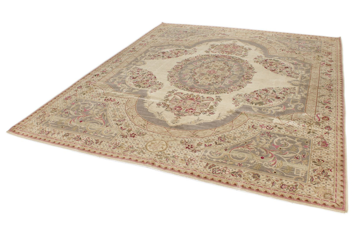 8x10 Ivory and Pink Turkish Traditional Rug