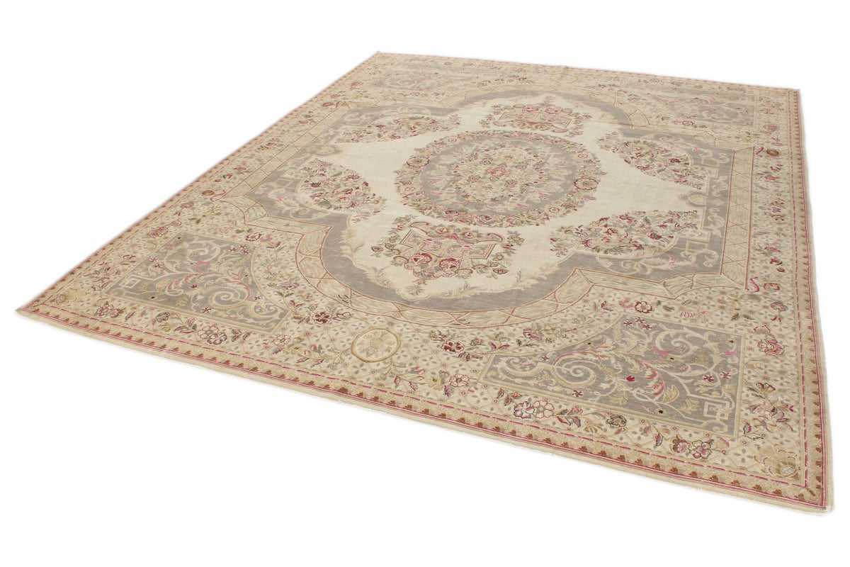 8x10 Ivory and Pink Turkish Traditional Rug