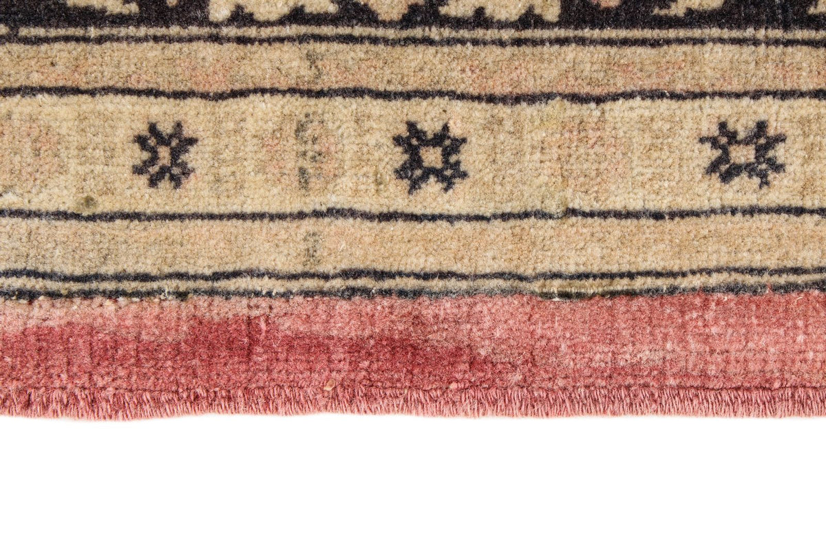 5x7 Beige and Pink Turkish Traditional Rug