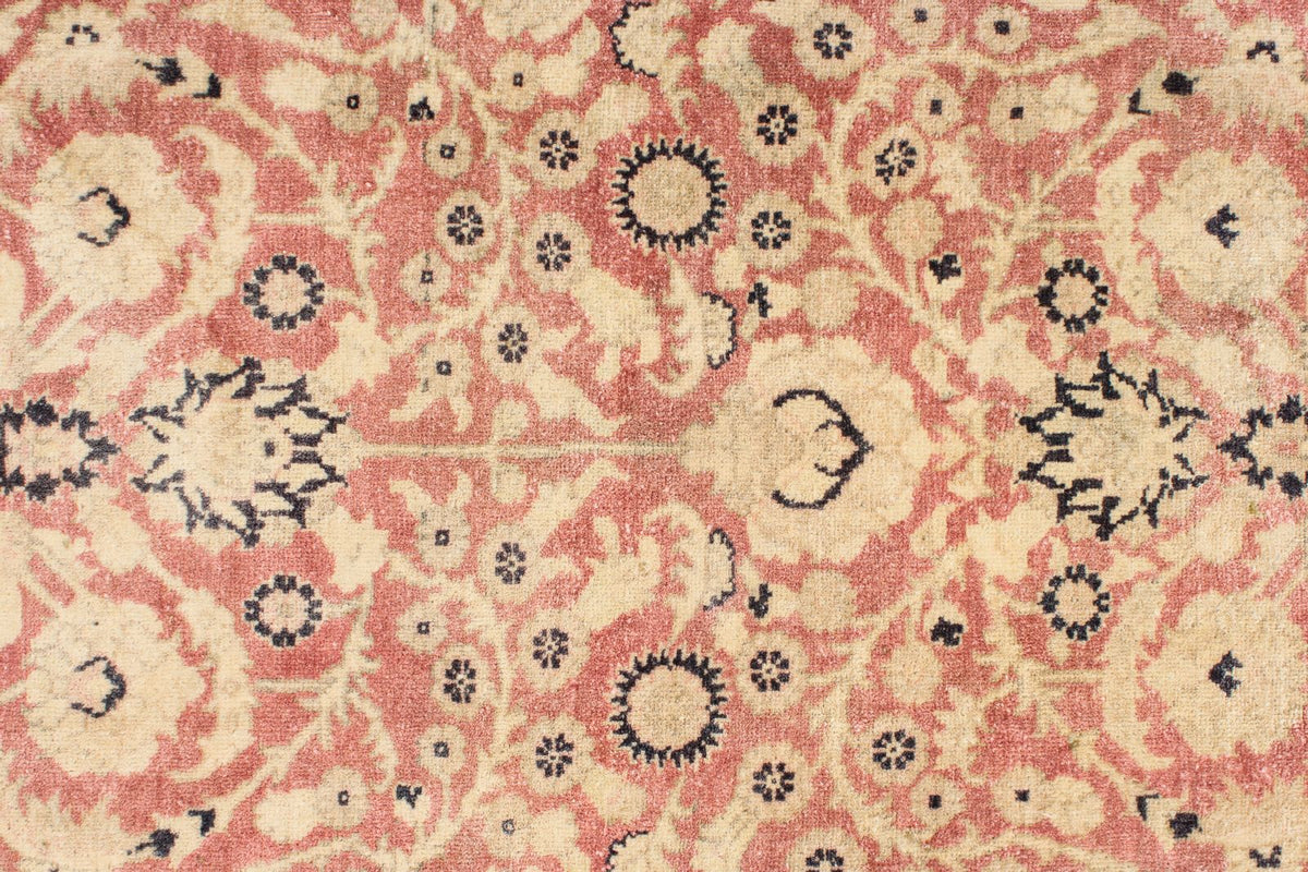 5x7 Beige and Pink Turkish Traditional Rug