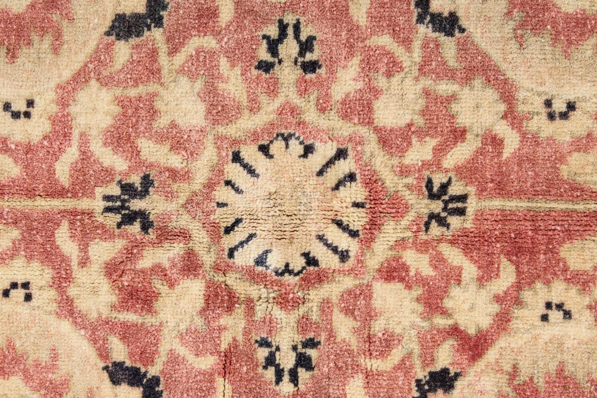 5x7 Beige and Pink Turkish Traditional Rug