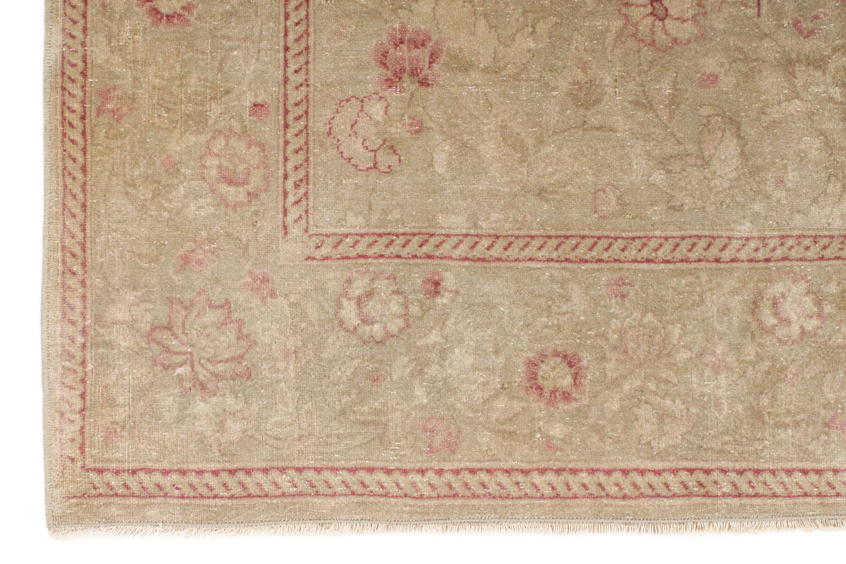 4x6 Beige and Pink Turkish Oushak Rug