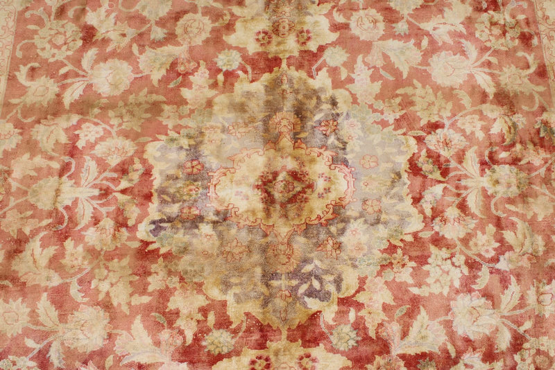 6x9 Red and White Traditional Rug