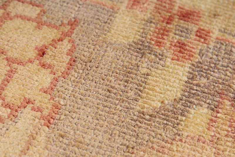 6x9 Red and White Traditional Rug