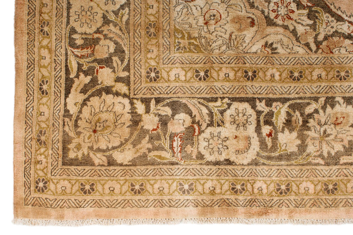 6x9 Beige and Brown Turkish Traditional Rug