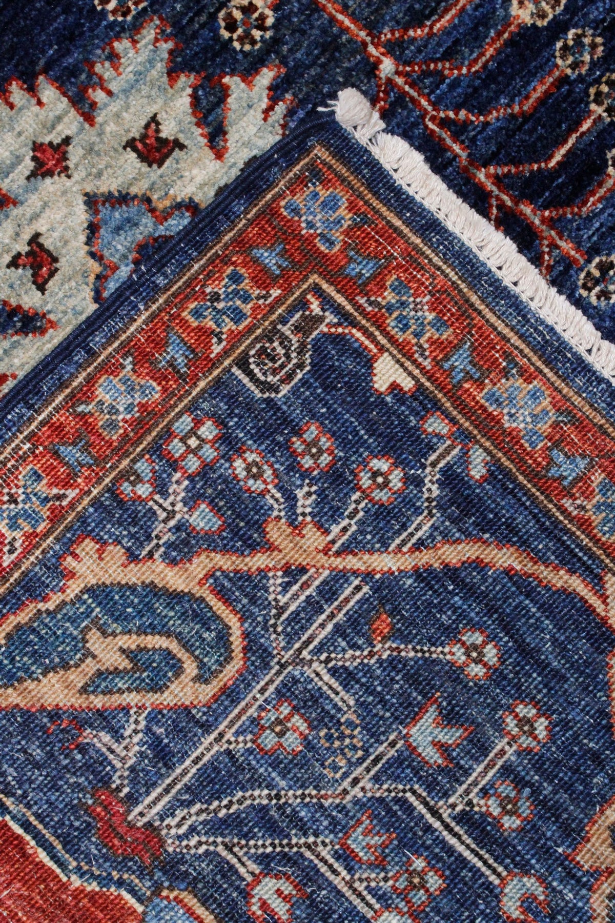 4x6 Navy and Multicolor Traditional Rug