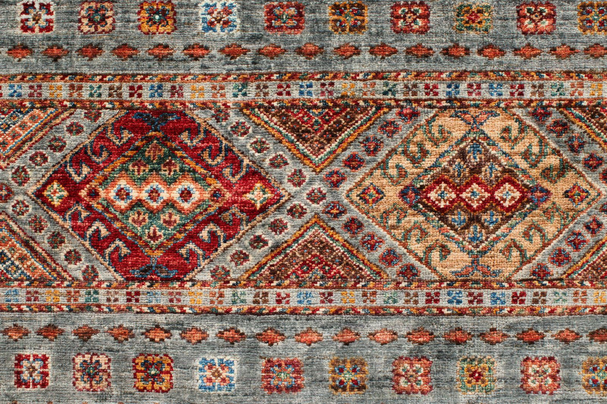 5x8 Gray and Multicolor Tribal Rug