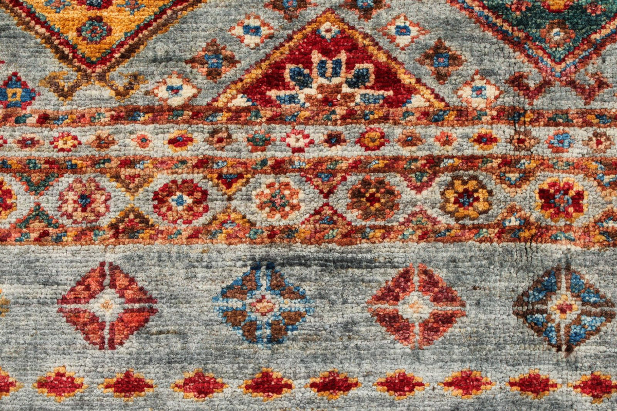 5x8 Gray and Multicolor Tribal Rug