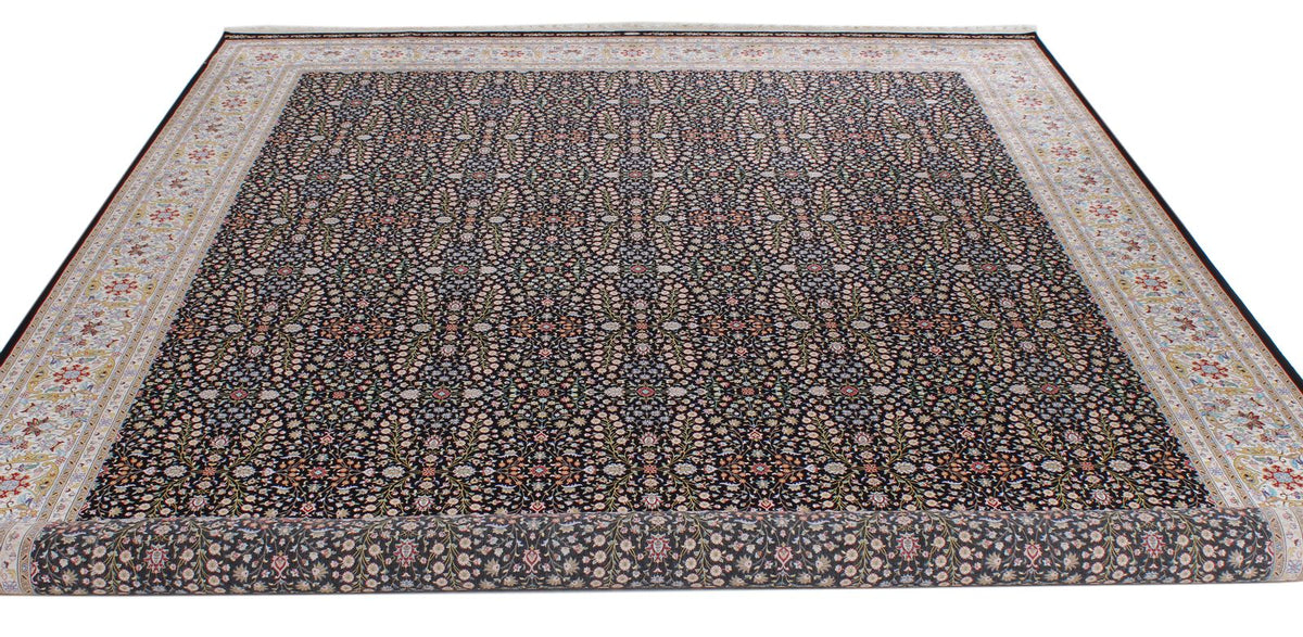 8x11 Black and Ivory Turkish Antep Rug